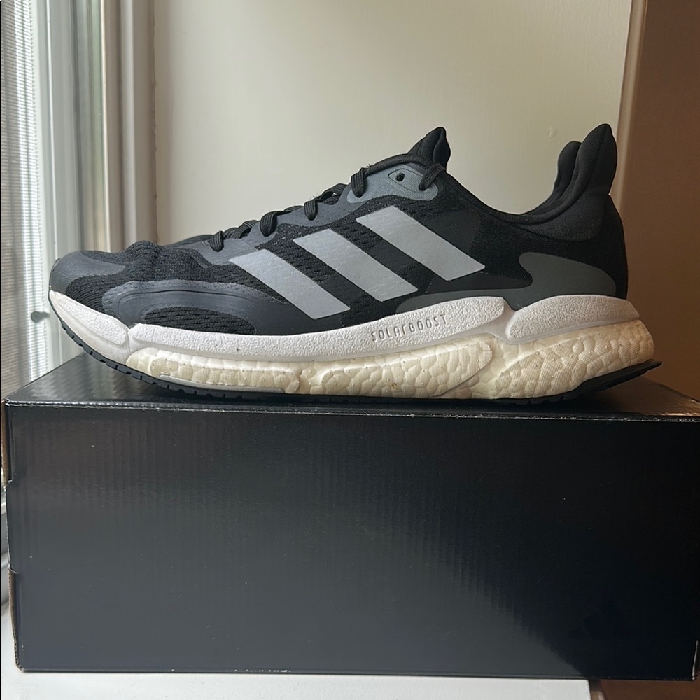 Adidas Men’s Black Solarboost Running Lifestyle Sneakers Size 8